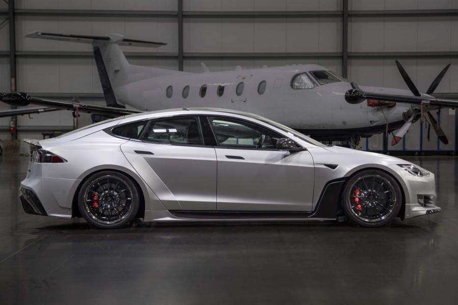  Tesla Model S P100D by Unplugged Performance 2018 года  (фото 18 из 20)